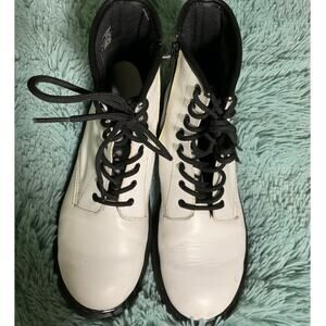 Dr. Martens 1460 White Leather Zip Combat Boots - Size 6